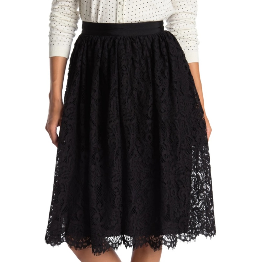 NWOT FRNCH lace skirt